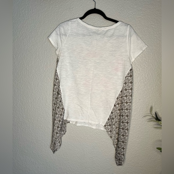 Anthropologie Little Yellow Button Elysia Tee Medium - Picture 2 of 5